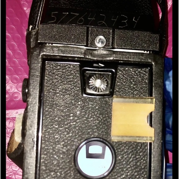 Mamiya C330 Pro Medium Format Film Camera with 135mm Lens And Focusing Thing - Picture 5 of 16